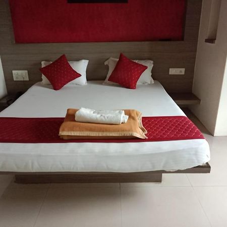 Hotel Swamiraj Indapur  ภายนอก รูปภาพ