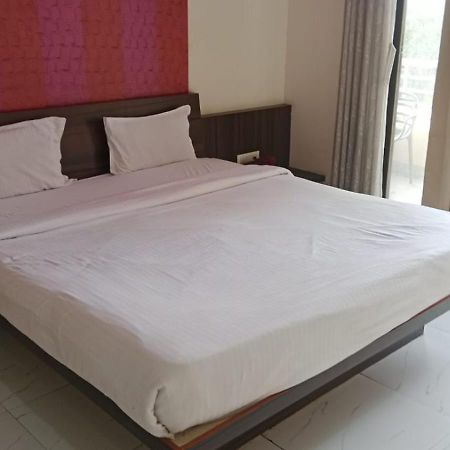 Hotel Swamiraj Indapur  ภายนอก รูปภาพ